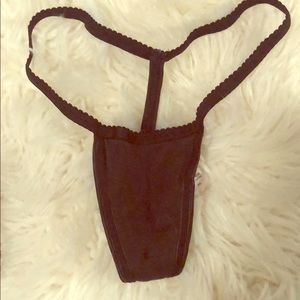 Low rise Victoria secret v string
